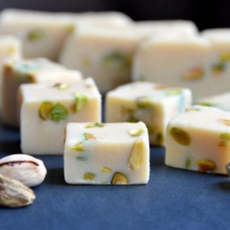 Bailey’s Irish Cream and Pistachio Fudge