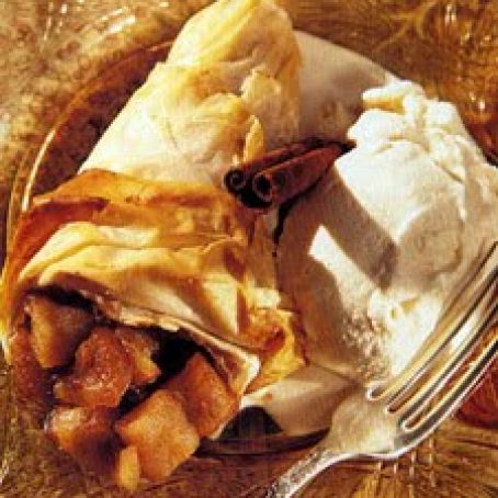 Apple Phyllo Cornucopias