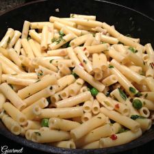 Macaroni with Peas