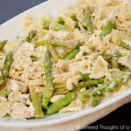 Creamy Chicken and Asparagus Pasta