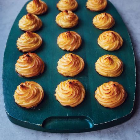 POMMES DUCHESSE (FRENCH PIPED POTATOES)