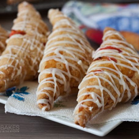 Strawberry Rhubarb Puff Pastry Turnovers