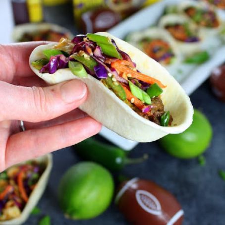 KOREAN MINI TACO BOATS WITH SPICY ASIAN SLAW