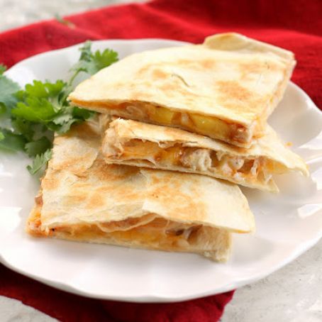 GRILLED PINEAPPLE AND CHICKEN QUESADILLAS  {pioneer woman}