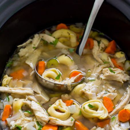 Slow Cooker Chicken Tortellini Soup