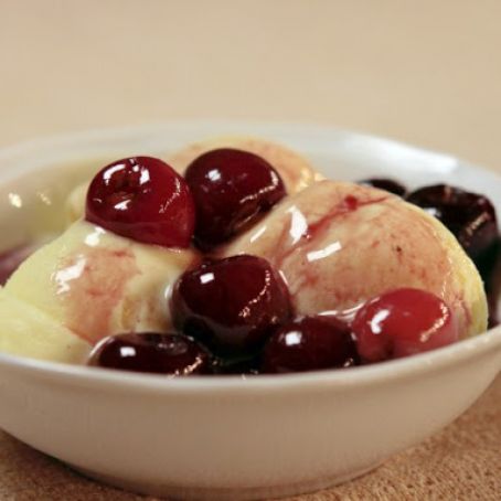 vanilla gelato with cherry compote