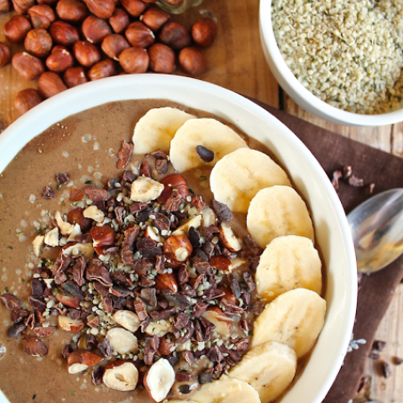 Chocolate Hazelnut Hemp Smoothie Bowl