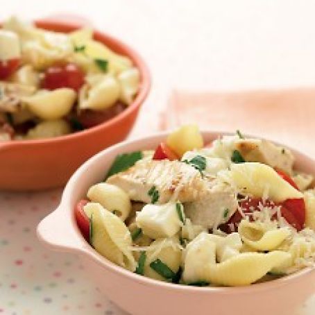 Shells with Grilled Chicken and Mozzarella