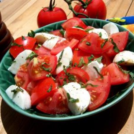 Fresh Tomato Mozzarella Salad