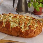 Cheesy Garlic Pull-Apart Bread