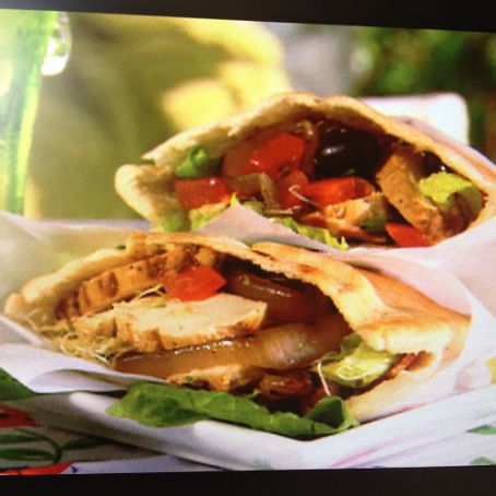 Sandwich: Grilled Chicken Pita