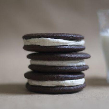 Bourbon-O's (Chocolate Sandwich Cookies with Bourbon Cream)