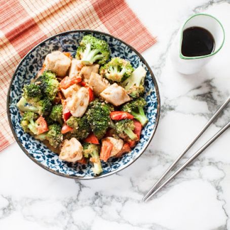 Chicken And Broccoli With Peanut Sauce