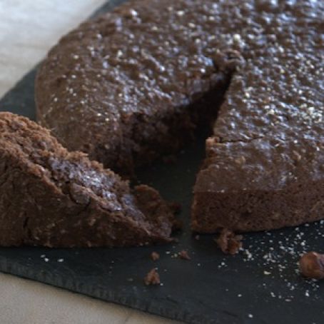 Healthy Chocolate Cake with Hazelnuts