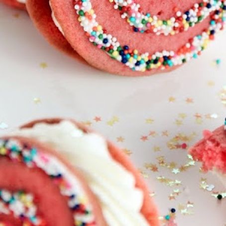 Strawberry Milk Whoopie Pies