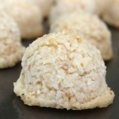 Vanilla Bean Coconut Macaroons