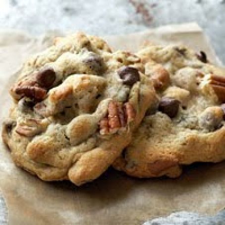 Krista's Kitchen Chocolate Chip Pecan Cookies