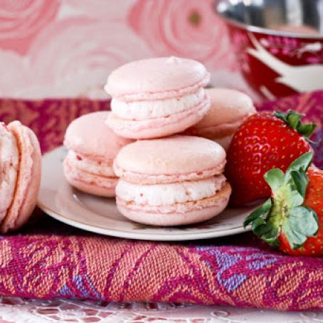Strawberries and Cream French Macaroons