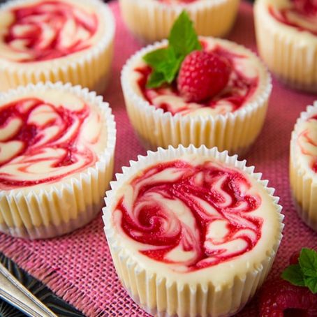 Raspberry Swirled Cheesecake Cupcakes
