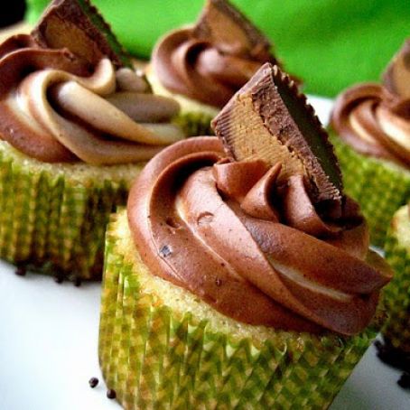 Banana Cupcakes with Peanut Butter Chocolate Cream Cheese Frosting