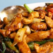 Pum's Chicken with Cashew Nuts