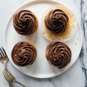 BOSTON CREAM PIE CUPCAKES