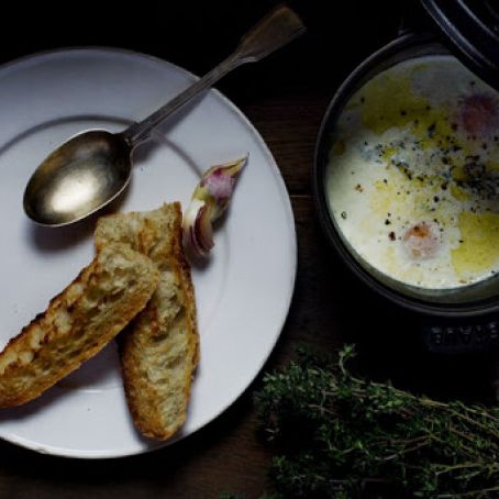 Eggs en Cocotte with Cream, Garlic & Thyme
