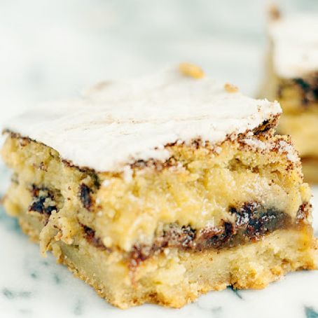 Gooey Apple Snickerdoodle Bars