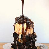 The Ultimate Chocolate Peanut Butter Brownie Sundaes
