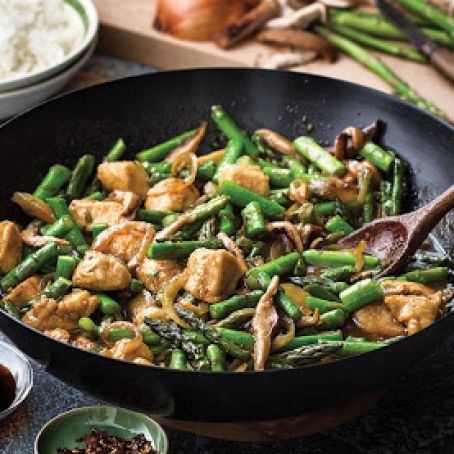 Ginger Chicken Stir-Fry with Asparagus and Shiitake Mushrooms