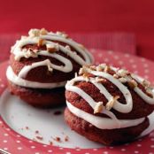 red velvet whoopie pies