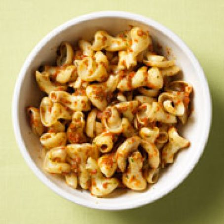 Pasta with Spinach & Roasted Red Pepper Pesto