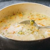 Instant Pot Broccoli Cheese Soup