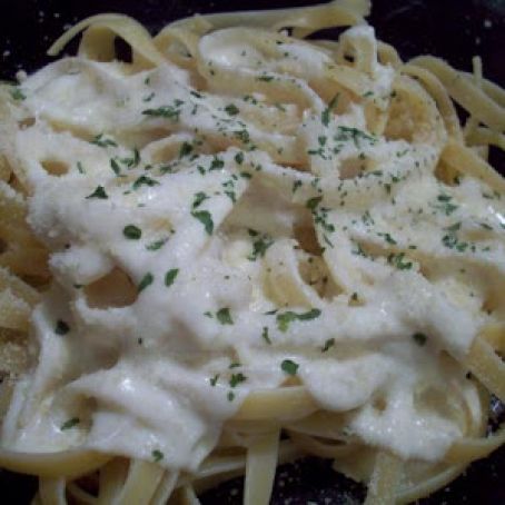 EASY GARLIC ALFREADO SAUCE