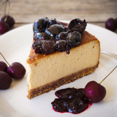 CREAMY VEGAN CHEESECAKE