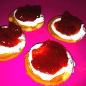 Quick mini cheesecakes.