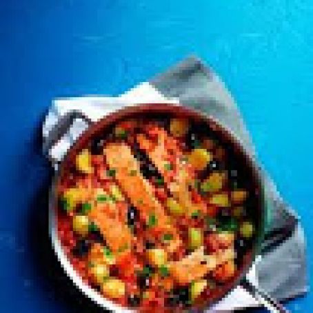 Salmon and Potatoes in Tomato Sauce