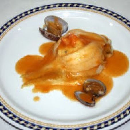 LENGUADO RELLENO DE CAMARON CON SALSA DE MEJILLONES