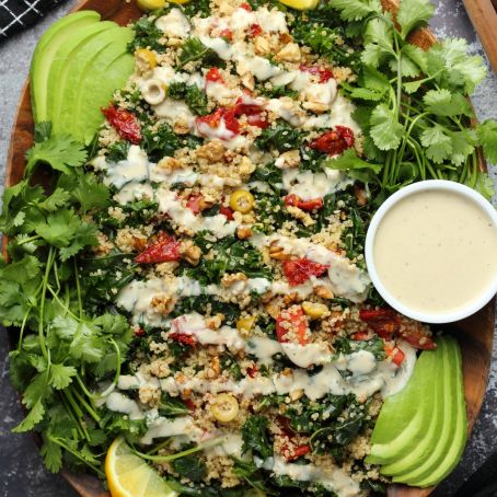 VEGAN KALE SALAD WITH QUINOA