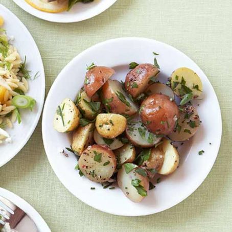 Steamed Potatoes with Olive Oil, Parsley and Chives