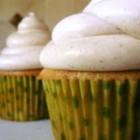 Peach Cobbler Cupcakes