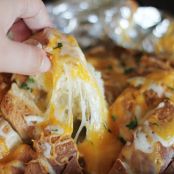 Cheesy Ranch Pull-Apart Bread