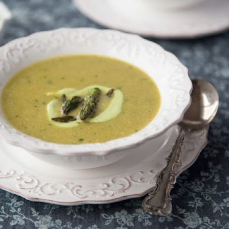 Creamy Asparagus Soup with Cashew Dill Cream