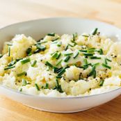 5-Minute Garlic & Sour Cream Mashed Cauliflower