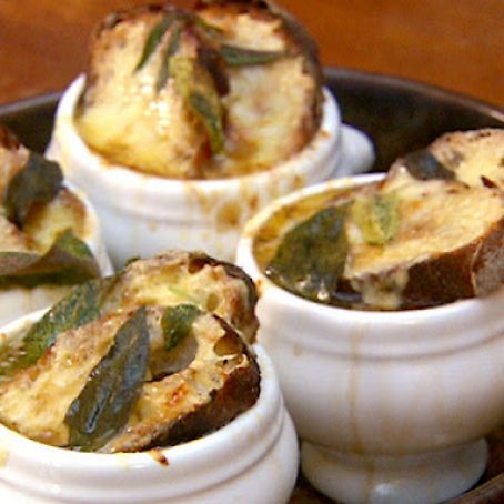 English Onion Soup with Sage and Cheddar