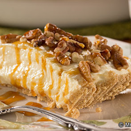 Caramel Pecan Cheesecake Pie