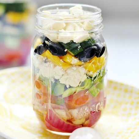 Veggie - Greek Salad in a Mason Jar