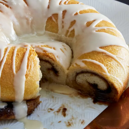 Cinnamon Roll Cake