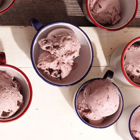 Blackberry Chip Ice Cream - Pioneer Woman