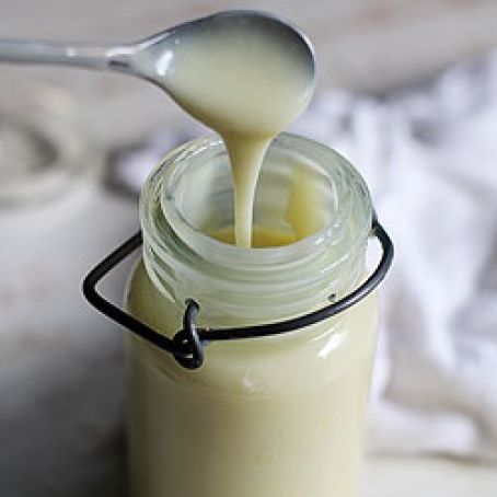 Homemade Sweetened Condensed Milk